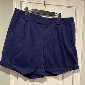 Lands End Size 16W Navy Blue Pleated Front Cuffed Cotton Stretch Chino Shorts